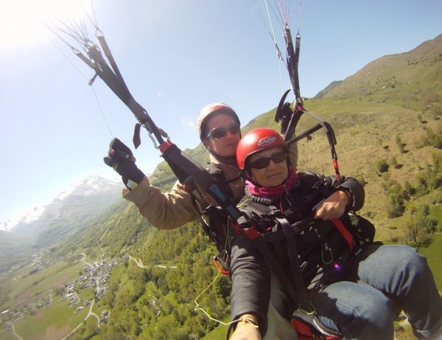  Vuelo en parapenle en los Pirineos 